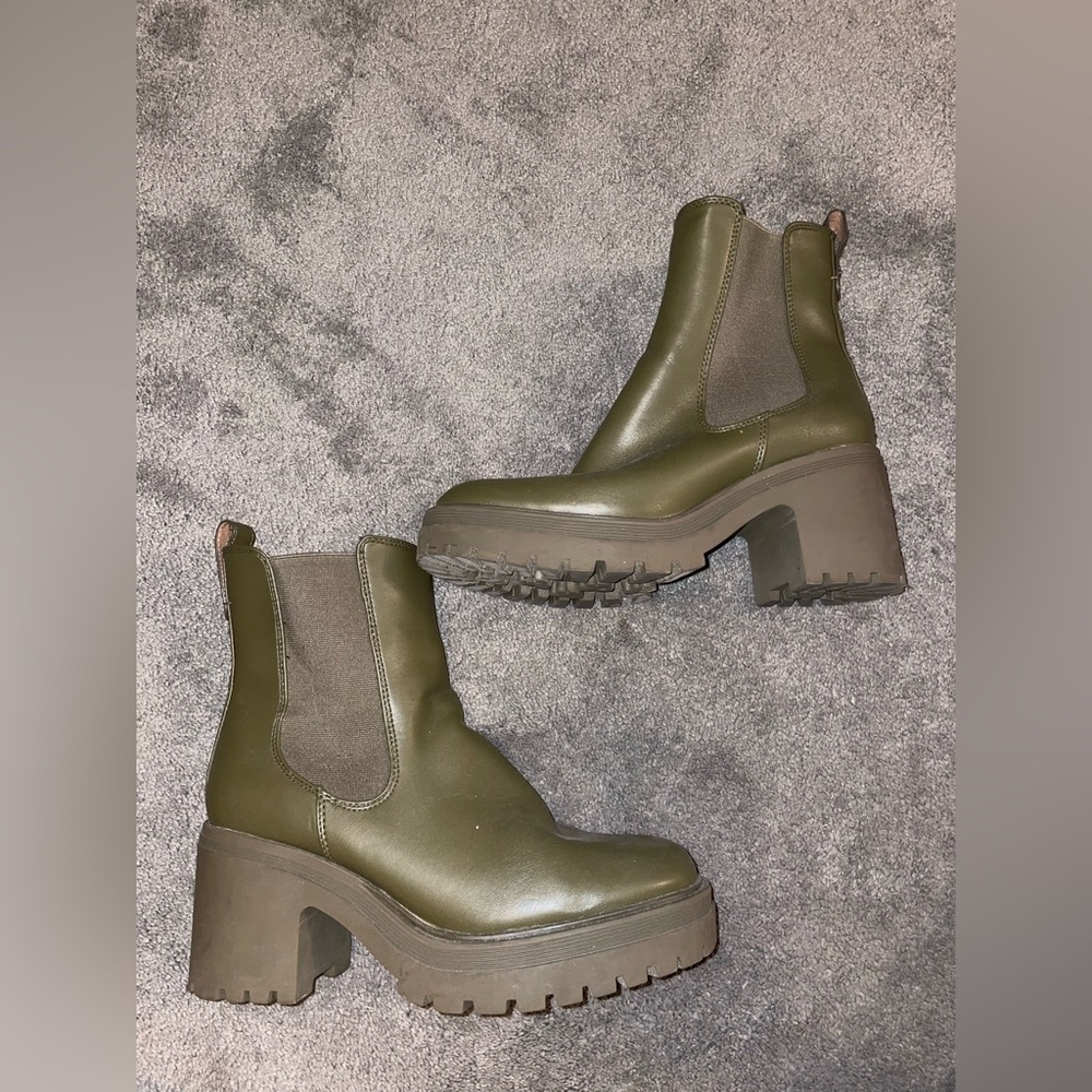 Sam & Libby Pleather Army Green Combat Boots Size 9